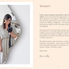 Vorwort: Schön, dass du diese Karten in den Händen hältst. Rolle eines Werkzeugs zur Veränderung im Alltag. Alles Liebe, deine Lilly. Links im Spiegel eine Person mit gepunktetem Kleid.