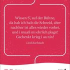 Zitat von Liesl Karlstadt über Mut auf der Bühne. Datum: 29. März, Ostern, Widder. Farben: Rot und Weiß mit Punkten.