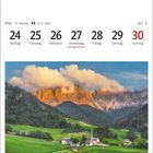 Mai, 21. Woche: 24 Montag bis 30 Sonntag. St. Magdalena im Villnößtal vor den Geislerspitzen.