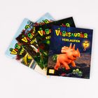 Vier Kinderbuchcover mit der Aufschrift: "VEGGIESAURIER", "VERLAUFEN", "NELSON". Ein orangefarbener Dinosaurier vorne.