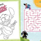 "Rock 'n' Roll, Stitch"; "Labyrinth: Gantu versucht, Experiment 627 zu fangen." Links ist eine fröhliche Illustration. Rechts ein Labyrinth.