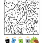 In der Illustration sind Zahlen: 1, 2, 8, 10. Darunter Farb-Eimer: 10 (schwarz), 1 (blau), 2 (grün), 8 (grau), mit einem Igel.