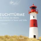 "LEUCHTTÜRME sind die Wächter der Meere; unerschütterlich in Sturm und Stille. Unbekannt. 9. März." Ein rot-weißer Leuchtturm in Dünen.