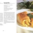 Links Rezept für Blumenkohlpfanne, rechts Spargelrollen mit Foto: goldbraun gebackene Rollen auf weißem Teller mit Deko.