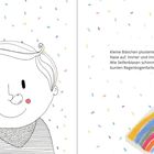 Kleine Bläschen unter Ninos Nase in Regenbogenfarben. Kind mit roten Wangen, Regenbogen und bunten Konfetti-Punkten.