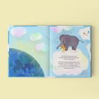 Illustration: Ein Elefant und ein Löwe stehen auf einer Wolke, lächelnder Gesichtsausdruck. Noten schweben um sie.