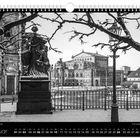 „Januar“ und „Semperoper auf dem Theaterplatz“ unten. Schwarz-weiß Kalenderbild: Statue vor Opernhaus, Bäume ohne Blätter.