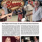 SPECIAL | 30 Jahre Airbrush-Show-Geschichte. Ein großes Airbrush-Showschild dominiert die Szene. Collage aus Fotos von Personen und Menschen bei einer Ausstellung. Darunter eine Zeitschriftenseite mit einem Artikel über 30 Jahre Airbrush-Show-Geschichte, beeinflusst durch ein belgisches Paar.