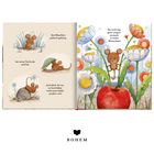 Sein Bäuchlein polterte gehörig. Der erste lag ganz rosigrot versteckt in einem Blumenbeet. Illustration von Mäusen.