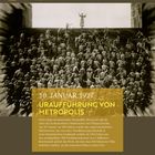 10. Januar 1927: Uraufführung von Metropolis. Der Film gilt als bedeutender Meilenstein der Filmgeschichte. Schwarz-weiß Foto einer Menschenmenge.