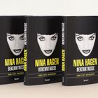 "NINA HAGEN BEKENNTNISSE" in Gelb, drei Buchcover nebeneinander, schwarz-weißes Porträt mit markantem Blick.