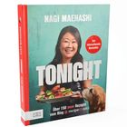 Text: "SUPERSCHNELLE REZEPTE. Acht Rezepte, die in maximal 15 Minuten fertig sind. Eins für jeden Tag der Woche, plus eins in Reserve!"  
Eine Person serviert Nudeln; ein Hund schaut hoch.