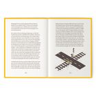 Seite 8: Diskussion über verkehrsberuhigte Wohngebiete. Seite 9: Erörterung von Bahnberufen mit Illustration eines Bahnübergangs.