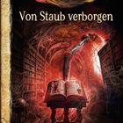 "Cthulhu" und "Von Staub verborgen" in gotischer Schrift. Ein grünes Auge über einer dämonischen Bibliothek mit Tentakel.