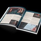 Aufgeschlagenes Magazin mit Texten "Vier nach Mitternacht" und "Das Geheime Fenster". Enthält Bilder von Personen.