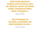 Zitate von Roger Federer und Carlos Alcaraz über Erfolgsstrategien und Spielfreude, präsentiert in oranger Schrift.