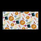 Illustrationsmuster mit Nautik-Motiven: Anker, Segelschiffe, Schatzkarten, Bücher und Meerjungfrauenflossen in bunten Farben.