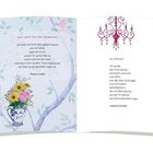 Links: Gedicht “Gut hast du das gemacht” von Thomas Knodel. Rechts: Gedicht “Zu Hause” von Isabelle Schneider, über Kronleuchter-Illustration. 