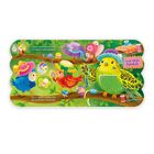 Text: "Jeder möchte einen Hut mit seiner Lieblingsblüte. Sarah Stiitch zaubert hier die schönsten Osterhüte." Bunte Vögel mit Hüten auf einem Ast.