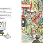 Links steht: "In der Weihnachtszeit verkündete Paddington feierlich, er werde die Familie Brown zu einem Ausflug ins Kaufhaus einladen, um den Weihnachtsmann zu sehen. ‚Da bekommt man was geboten‘, erklärte er. ‚Wir treffen nicht nur den Weihnachtsmann, sondern dürfen sogar eine Schlittenfahrt durchs Winterwunderland machen und die Weihnachtswerkstatt am Nordpol besuchen. Vielleicht sehen wir sogar, wie er seine Marmelade kocht.‘" 

Daneben eine farbenfrohe Illustration: Ein Bär im blauen Mantel hält eine Zeitung. Rechts: festlich geschmückte Straße, Menschenmengen, Tannenbaum, Weihnachtsdekoration.