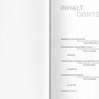 Text: „INHALT CONTENTS“. Eine Inhaltsübersicht mit Artikeln und Seitenzahlen. Schlichtes, minimalistisches Design.