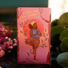 Text: "5. You are your anchor"
Illustration einer Frau im Yogapose, rosa Hintergrund mit Lichterkette.