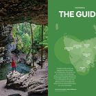 Links: "The Guide". Rechts: Karte von Tasmanien mit Texten zu Regionen. Beschreibung eines abenteuerlichen Waldgebietes.