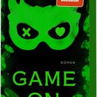 "SPIGEL Bestseller", "NAVESSA ALLEN", "GAME ON", "Unsere Leseempfehlung: AB 18 JAHRE". Grüne Bücherstapel.