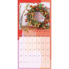 „Gottes Gnade hat Bestand für alle Zeit! Psalm 52,3.“ November-Kalender mit einem Kranz aus Beeren und Zweigen.