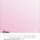 Kalenderseite für Oktober mit Daten und Feiertagen. Hintergrund in zartem Rosa, kleines Herzsymbol unten rechts.