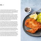 Seitan-Schnitzel Rezept, Wiener Art. Zutaten, Zubereitungsschritte, Nährwerte. Teller mit Schnitzel, Salat und Zitrone.