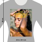 Text: "THE POSSIBLE DREAM", "Akila Berjaoui", "PRESTEL". Junge Frau mit geschlossenen Augen, Hände an den Haaren. 24 b x 30 h cm.