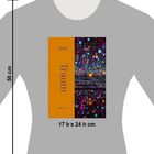 Text: "Von Giotto bis Kusama", "Traum", "Markus Eisen", "17 b x 24 h cm". Graues T-Shirt mit buntem, modernem Kunstmotiv.