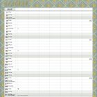 Kalenderblatt für Oktober 2017 mit Wochentagen und Notizenfeld. Geometrisches, goldenes Design als Rand.