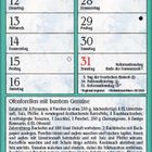 Zwei Frauen in traditioneller Kleidung arbeiten in einer Küche. Darunter steht "Oktober".