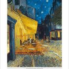 Gemälde einer belebten Straßenszene bei Nacht mit Café, gelbem Licht, blauem Himmel und funkelnden Sternen.