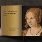 Texte: "He even depicted stories in fine..."  
Ein Gemälde zeigt einen bärtigen Mann in blauem Gewand mit einem Löwen.