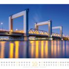 Kalenderblatt mit Brücke im Hintergrund. Zahl 10 ist hervorgehoben. Texte: "Brücke über den Fluss in Rotterdam, Niederlande".