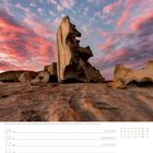 Kalenderseite mit Daten, Februar, Woche 6. Bild: Felsen im Flinders-Chase-Nationalpark, dramatischer Sonnenuntergang.