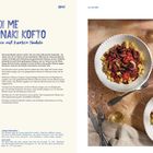 Oben links: "CHTAPODI ME MAKARONAKI KOFTO". Darunter Oktopus in Rotwein mit kurzen Nudeln. Rechts: Pasta mit Rotweinsauce.