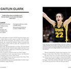 "Caitlin Clark", Zitat von Dawn Staley, Beschreibung ihrer WNBA-Karriere und Erfolge, jubelnde Sportlerin im Iowa-Trikot.