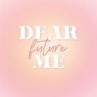 Text oben: "FAMILIE, FREUNDSCHAFT & BEZIEHUNG". 
Text in der Mitte: "DEAR future ME".
Unterer Bereich: Schleifen-Symbol. 
Hintergrund: Rosa Farbverlauf.