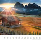 November, Kalender mit Wochentagen, sonnige Hütte auf Alm, Berge im Hintergrund, goldener Sonnenaufgang und Landschaft.