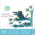 "Der Gruß an den Mond." Eine Illustration zeigt eine Katze, die sich auf einem Baum reckt, mit einem gelben Mond daneben. Darunter ist ein Kalender für November.