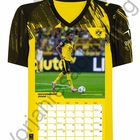 Kalender für November 2026 auf gelbem Fußballtrikot. Logo von BVB und Puma. Spieler läuft auf grünem Feld.