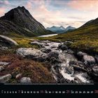 Kalendartext unten: Monatsübersicht mit Zahlen, November hervorgehoben. Landschaft: Bergszenerie mit Fluss, Morgen- oder Abendhimmel.