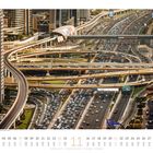 Novemberkalender mit Autobahnkreuz und Hochhäusern. Verkehrsreiche Straßen in Dubai.