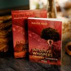 "MAUDE HIRST, Intuitive Whispers Orakel Guidebook, Artwork Lori Menna." Box und Buch mit rotem Design und einem Baum.