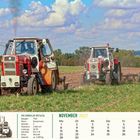 Text: "IFA FAMULUS RS14/36, Baujahr: 1962, Motor: Dieselmotor, Zylinder: 2, Hubraum: 2.660 cm³, Leistung: 36 PS, Getriebe: 8V / 2R, Vmax: 28 km/h, Gewicht: ca. 2.450 kg. NOVEMBER 2027."

Zwei Traktoren pflügen ein Feld, Kalender darunter.