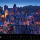 Text oben: "Stadtmauer und Burg von Fougères, Ille-et-Vilaine". Unten steht "Bretagne 11". Eine mittelalterliche Burg bei Dämmerung.